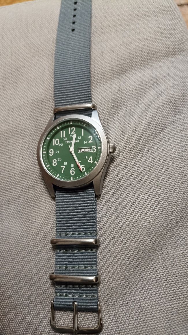 Новые кварцевые часы. Омаж на seiko 5.