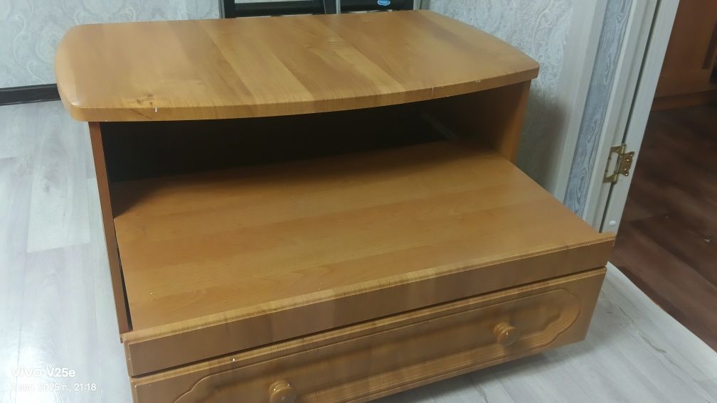 Тумбочку  продам не дорого