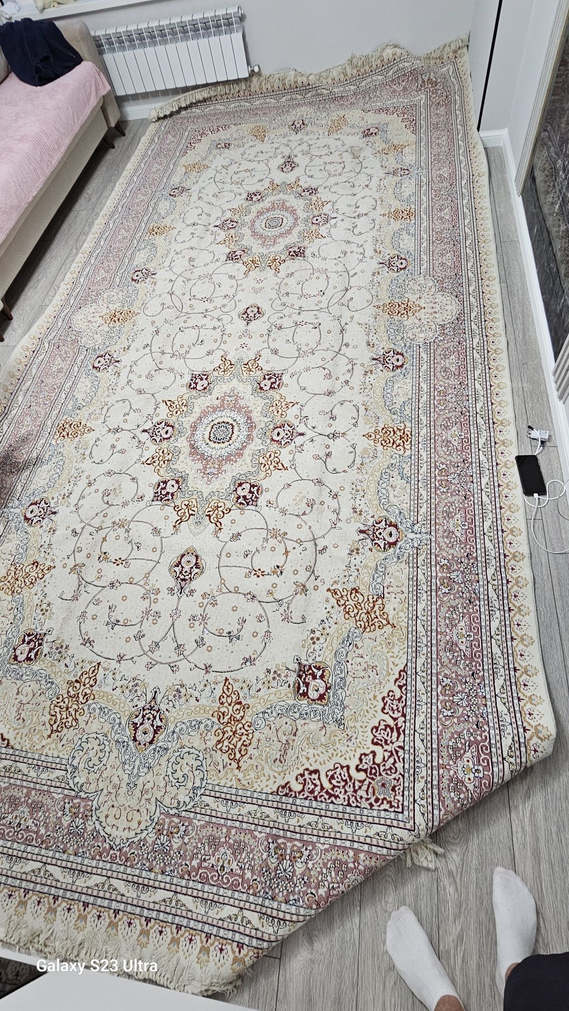 Продаётся ковёр б/у 2,5×5,0м
