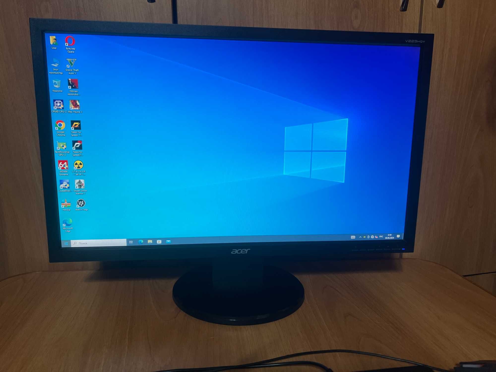 Продам монитор Acer в отличном состоянии (75Гц, 5мс, 1920 на 1080).