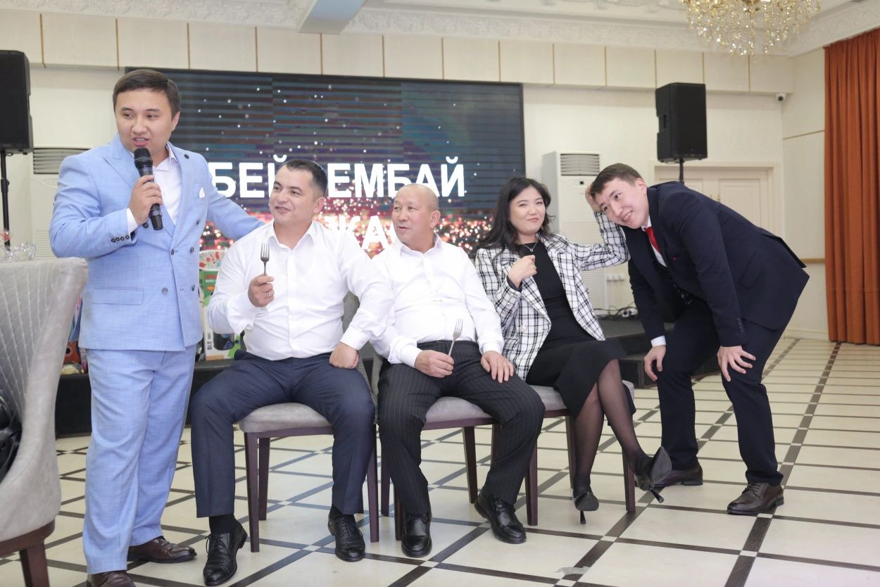 Ақын - Асаба - Әнші - Беташар - Музыкант - Бишілер - Күйшілер - Тамада