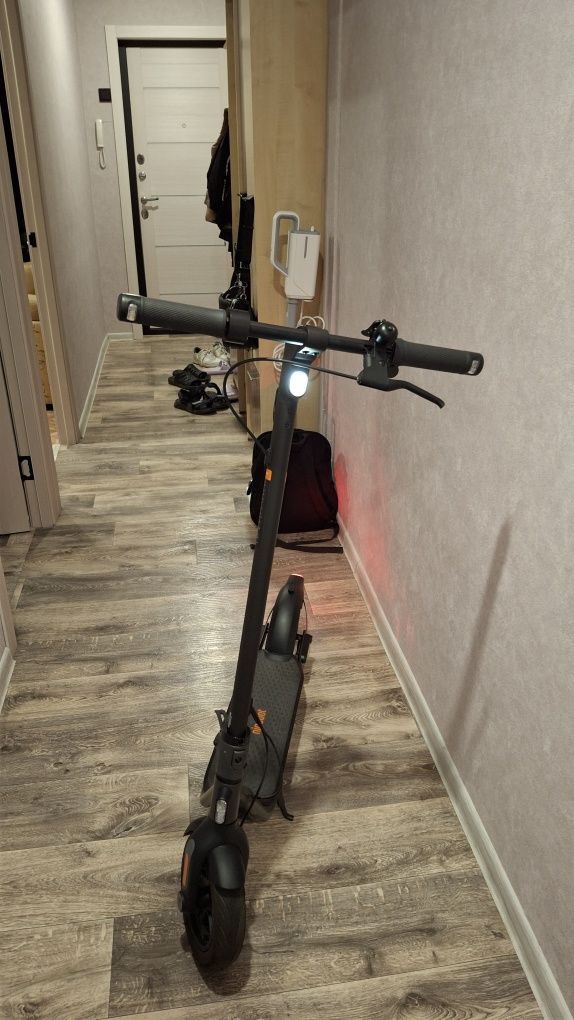 Самокат Ninebot Kickscooter F2