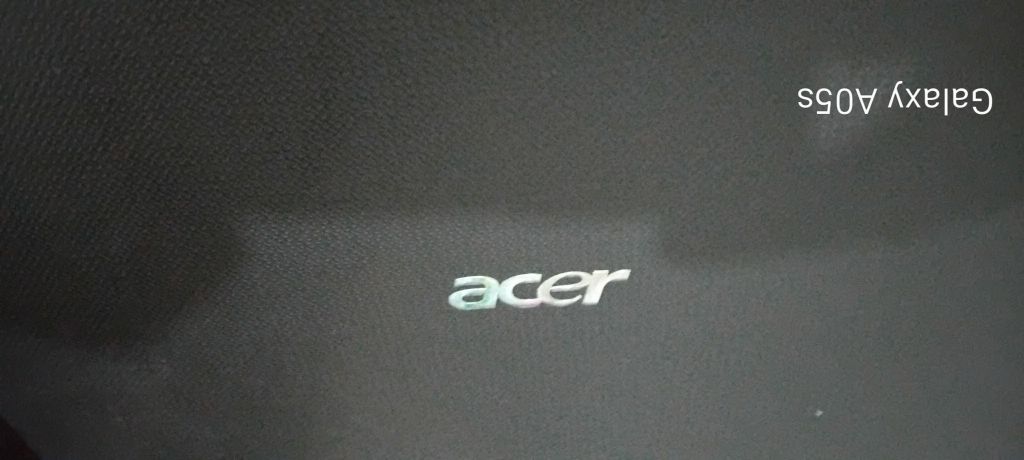 Продам хороший ноутбук Acer для работы и отдыха в интернете