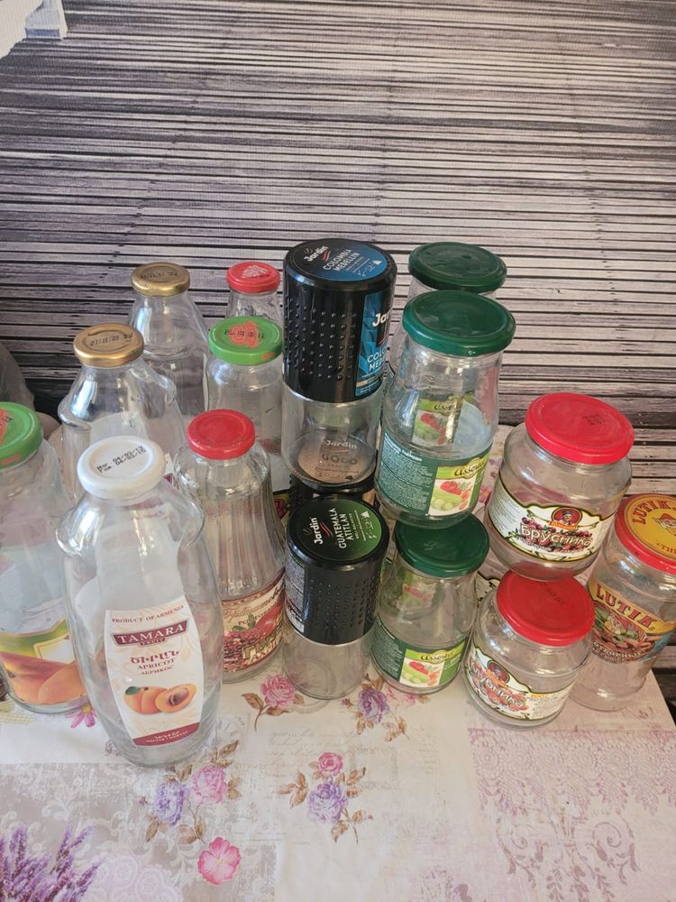 Банки разного размера, юго восток