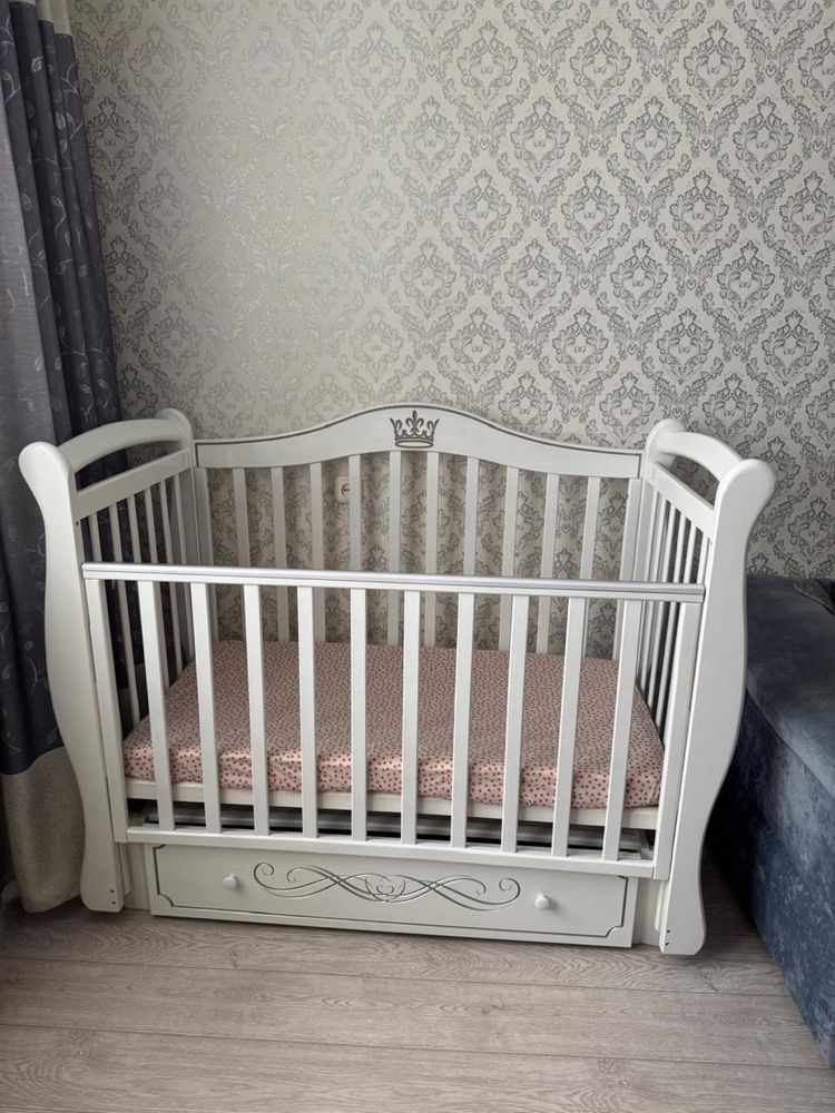 Продам детскую кроватку