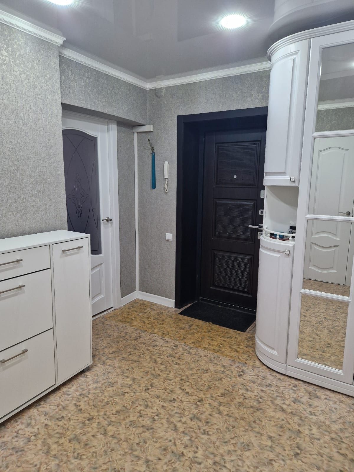 Срочно продам 3х комнатную квартиру в центре