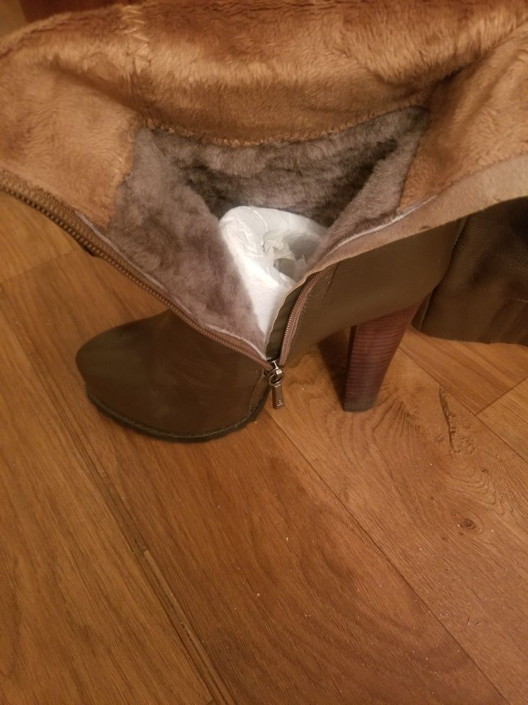 Продам женские зимние сапоги