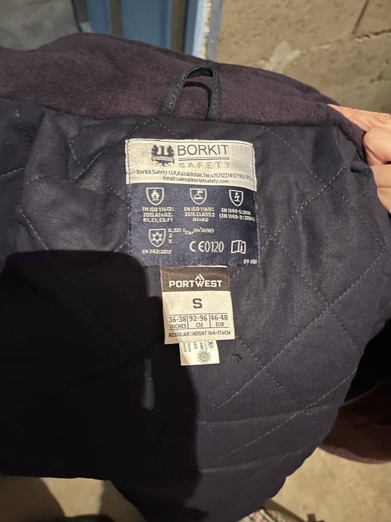 Продам новую зимную куртку спецодежда
