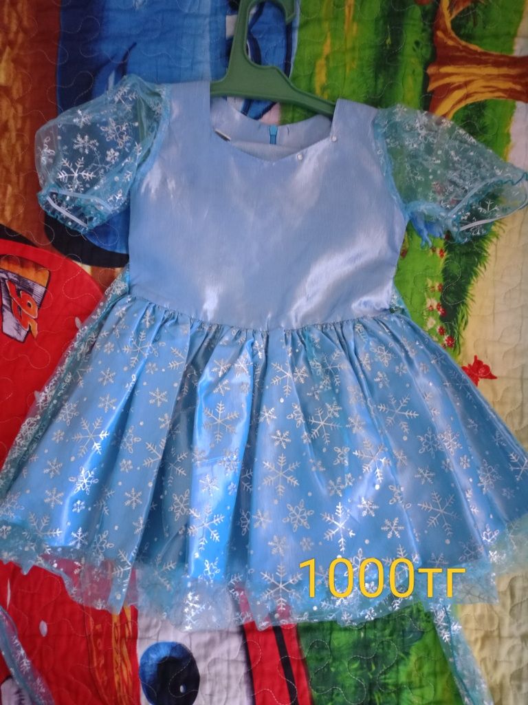 Платья детские разные