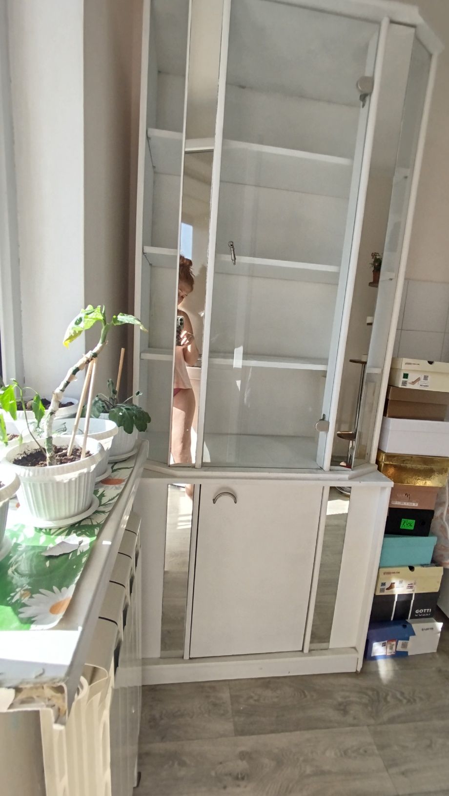Продам сервант и шкаф полку