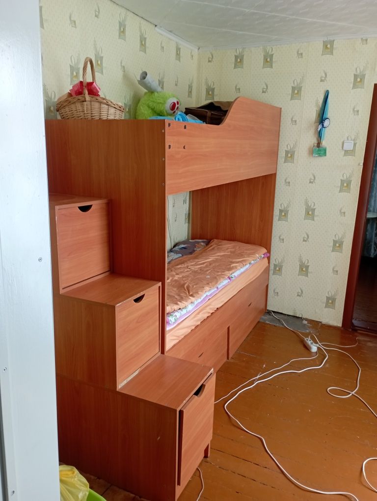 Продам двухярусную кровать