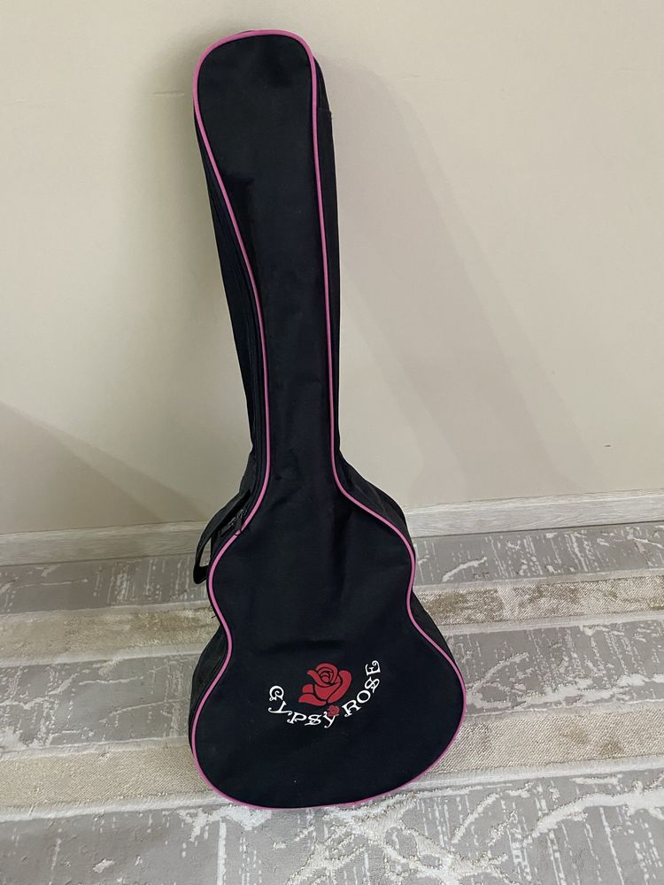 Продам акустическую гитару Gypsy Rose писать только ватсап