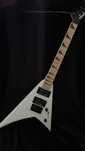 Электрогитара Jackson Rhoads V (белая)