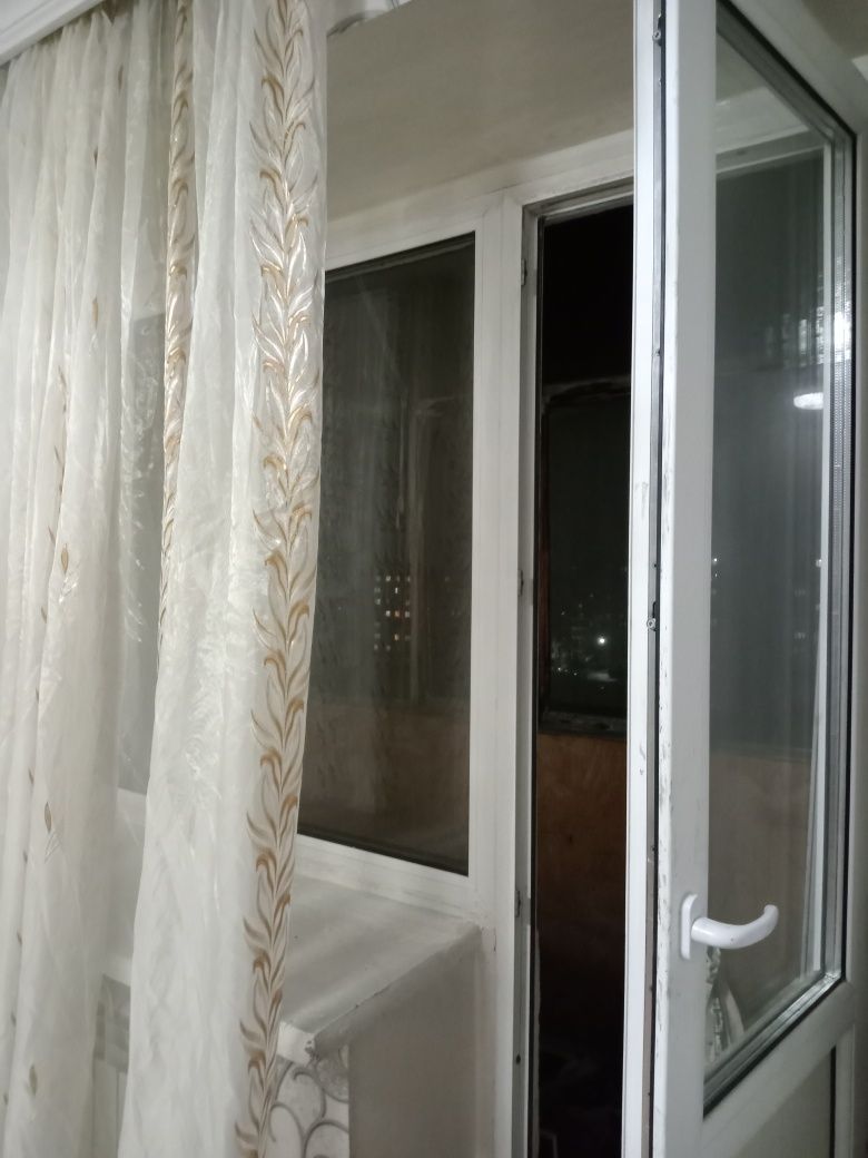 Сдаю -4-х.ком.кв. 6 мкр.