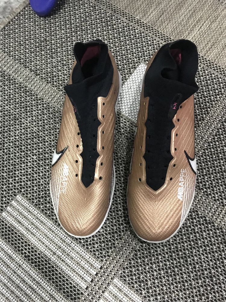 Продам Air zoom сороконожки 40 размер маломерка