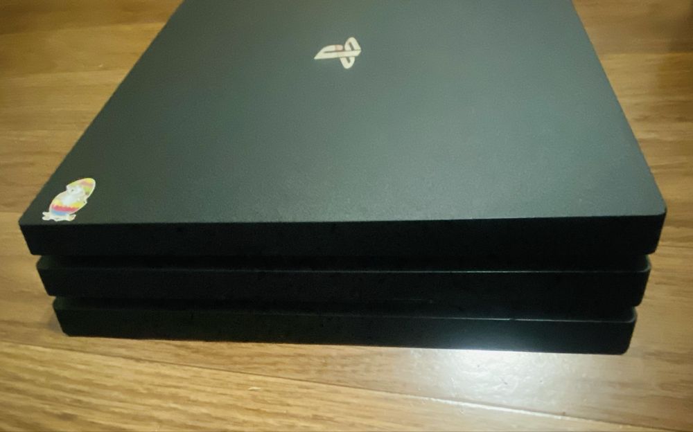 Ps 4 pro  хорошое состояния