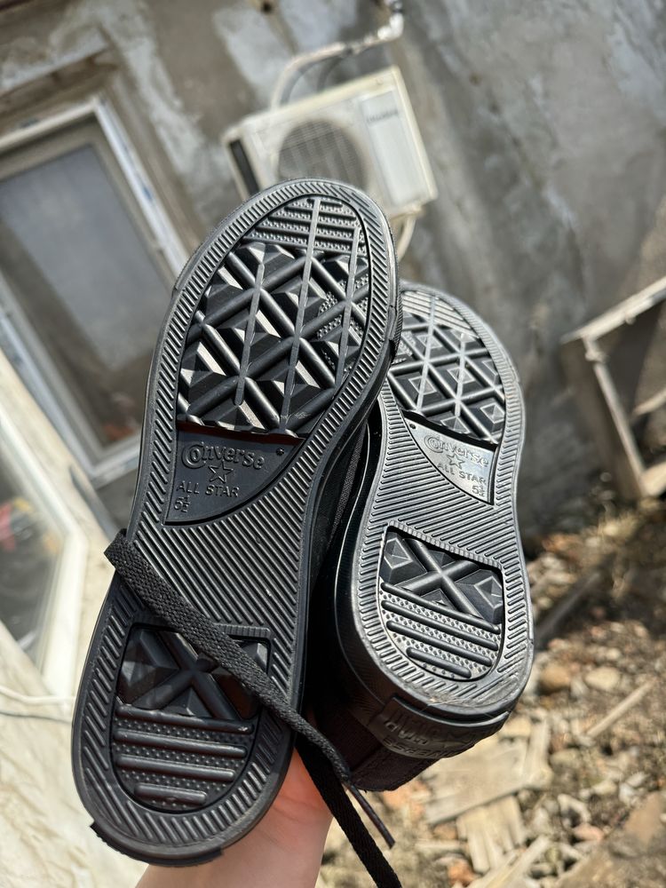 Продам кеды  Converse 39 новые