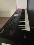 Продаю синтезатор Roland FA-06 + педаль сустейн