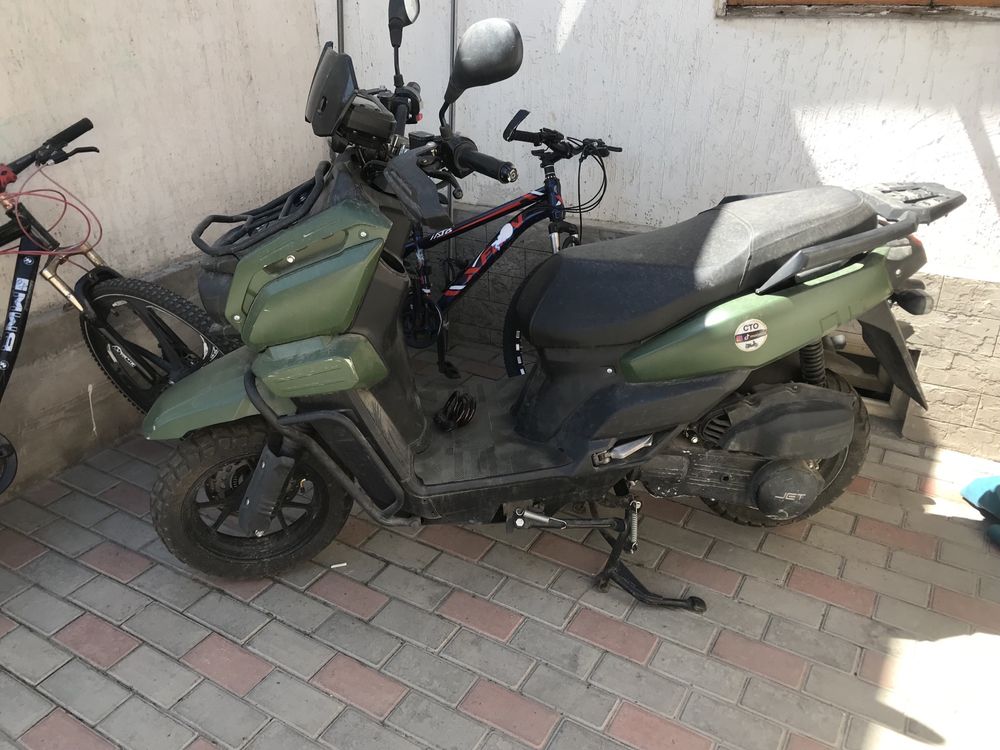 Продам мопед Танк 1000 сдоквментами