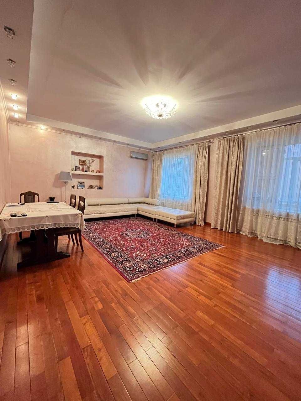 3-комнатная квартира · 122 м² ·памятник М. Маметовой