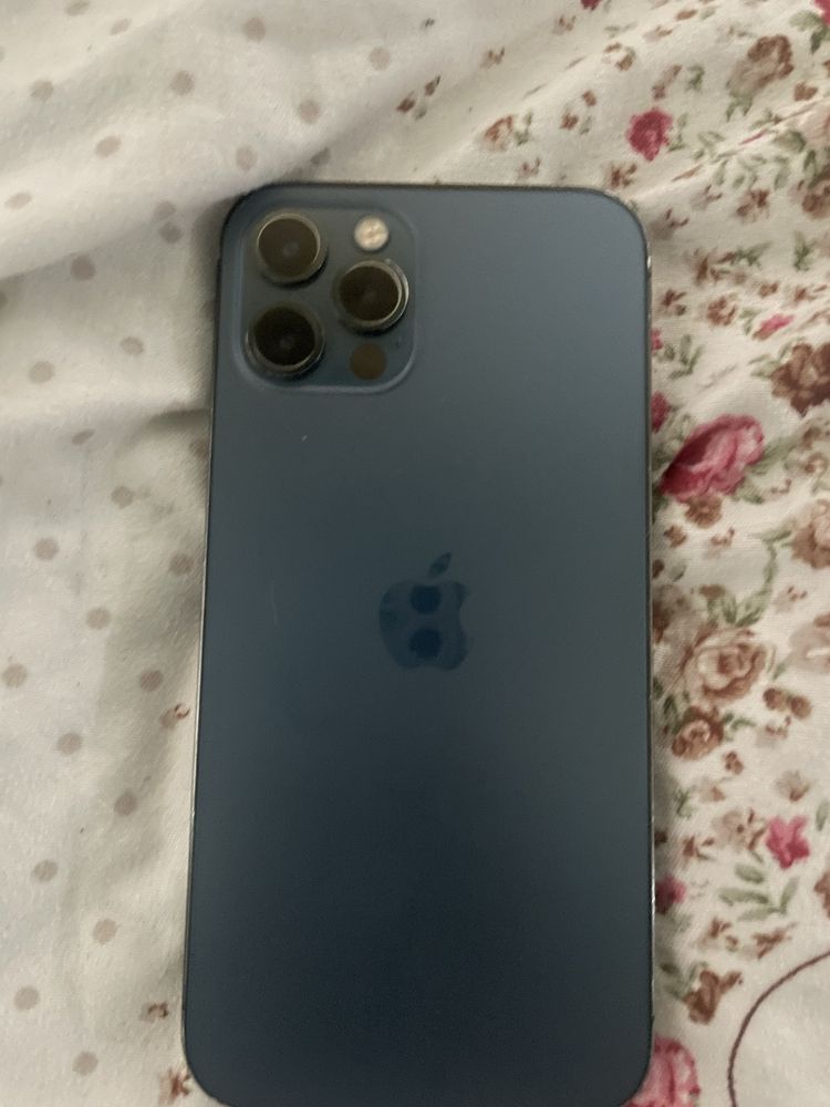 iphone 12 pro в хорошем состоянии