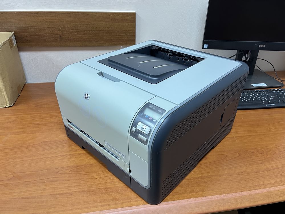 Принтер HP Color LaserJet CP1515n, цветной, A4