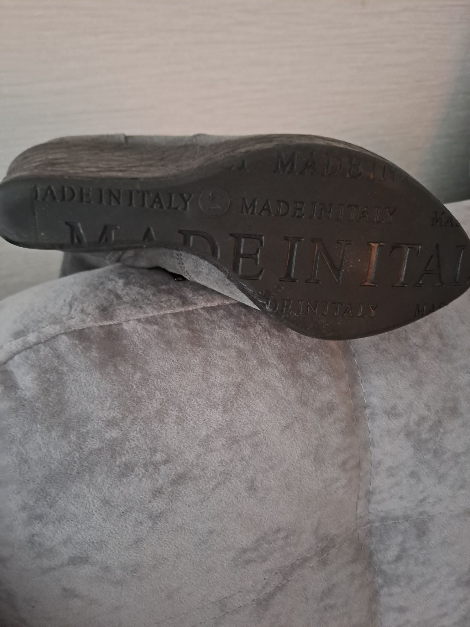 Продам сапоги, замшевые ,новые