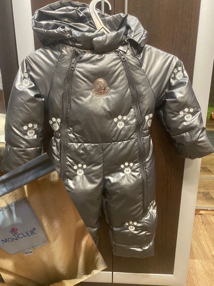 Продам зимние комбинезоны