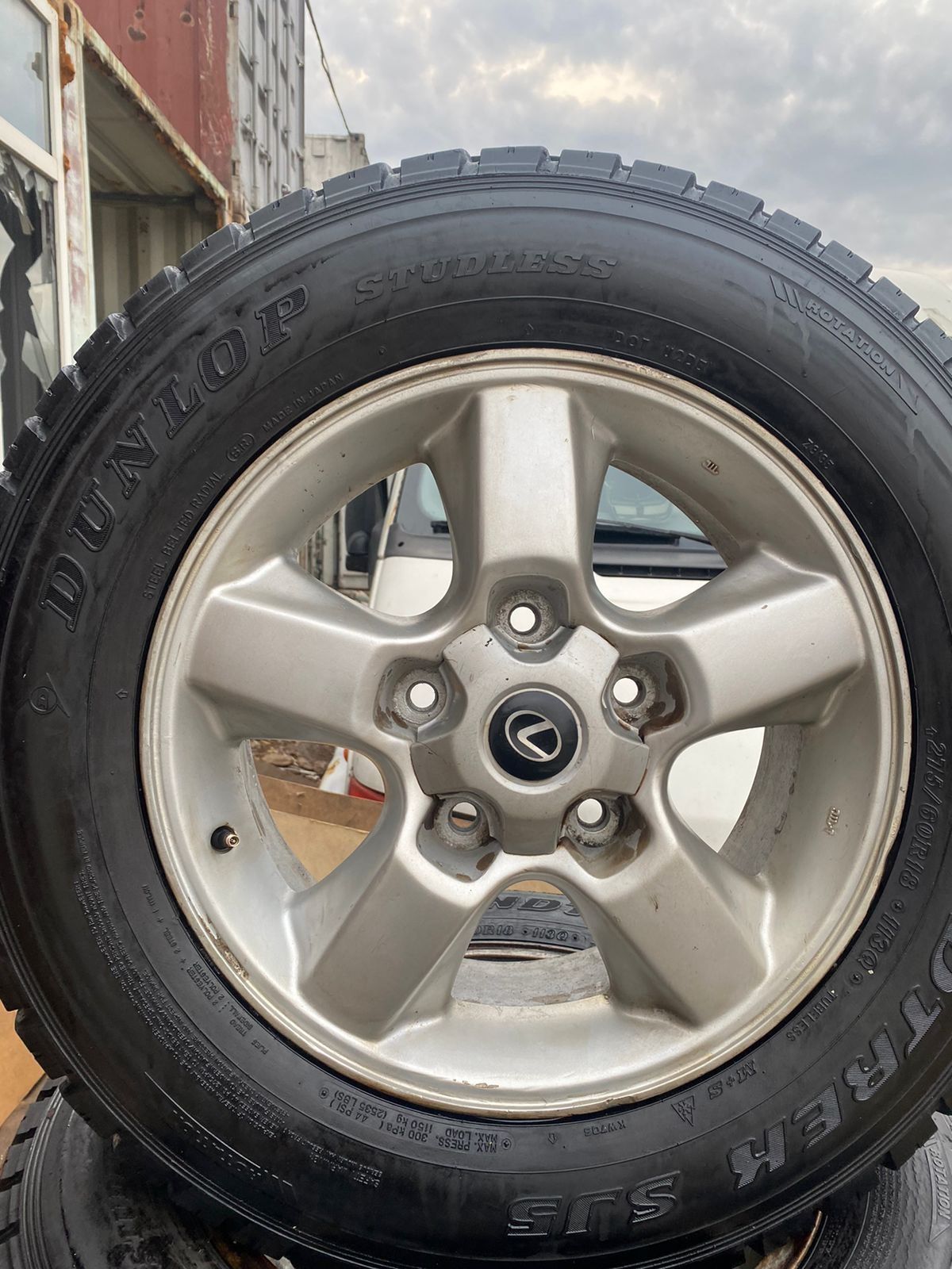 Диски с зимней резиной на Toyota Land Cruiser,Lexus LX R18