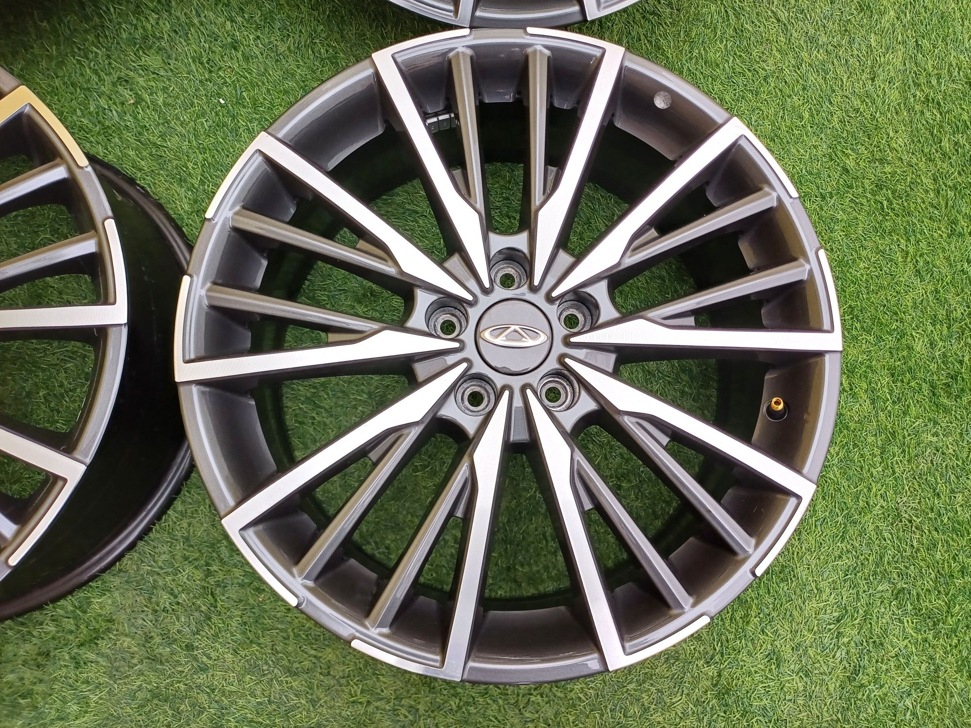 Диски R18 5×108 на Chery и другие.