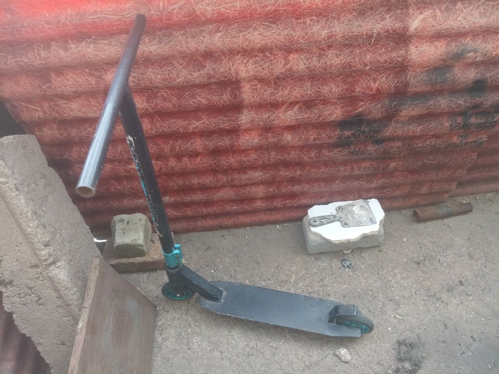 Продаётся железный самокат
