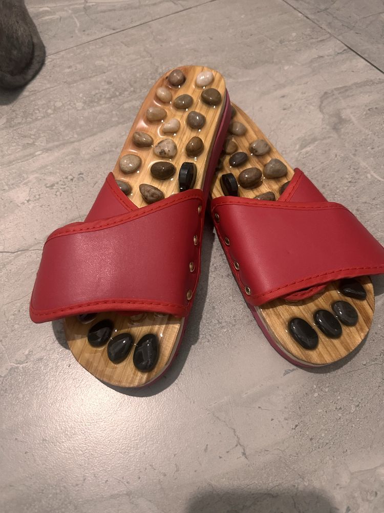 Продам массажные тапочки
