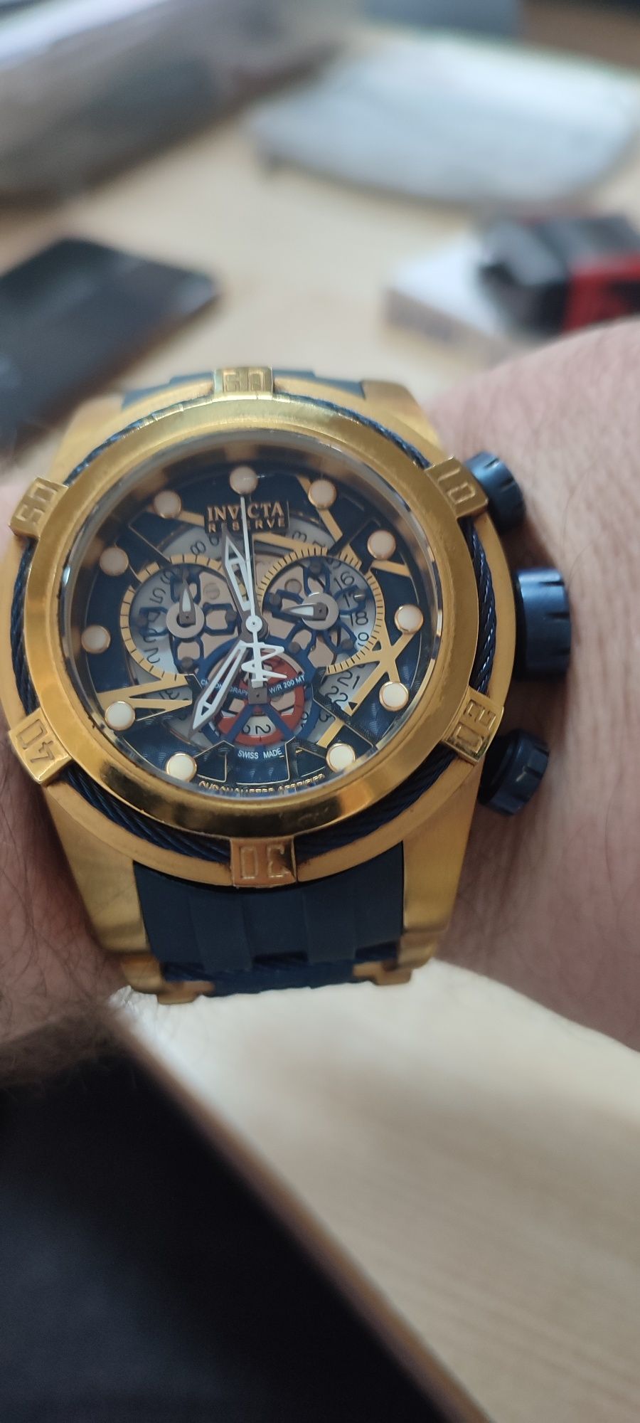 Продаю Часы InVicta