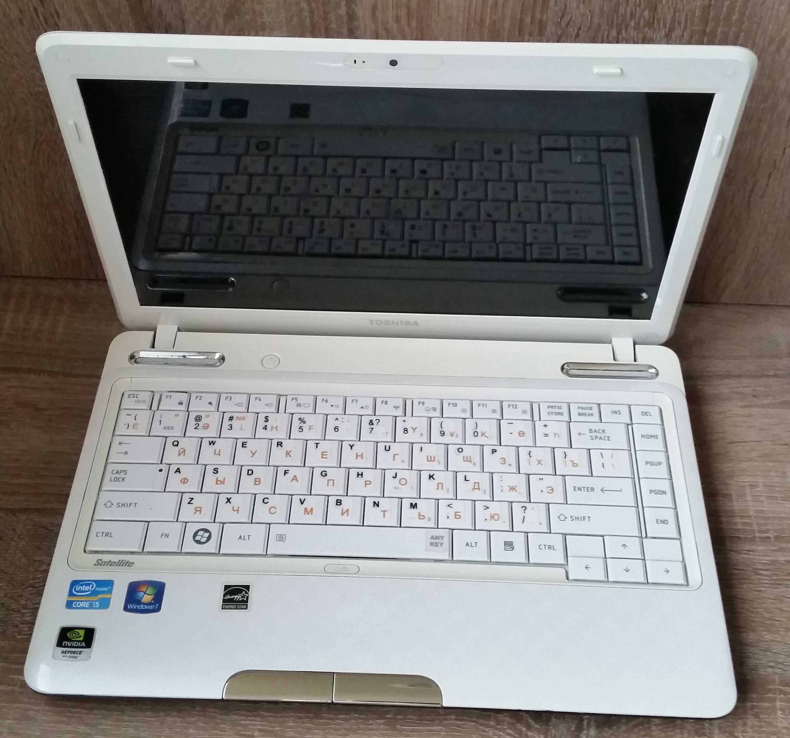 ноутбук Toshiba +сумка+мышка