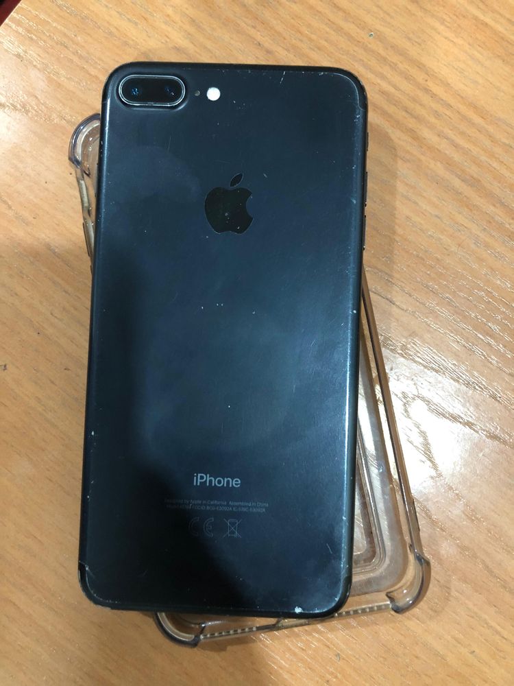 Айфон 7+ продам :