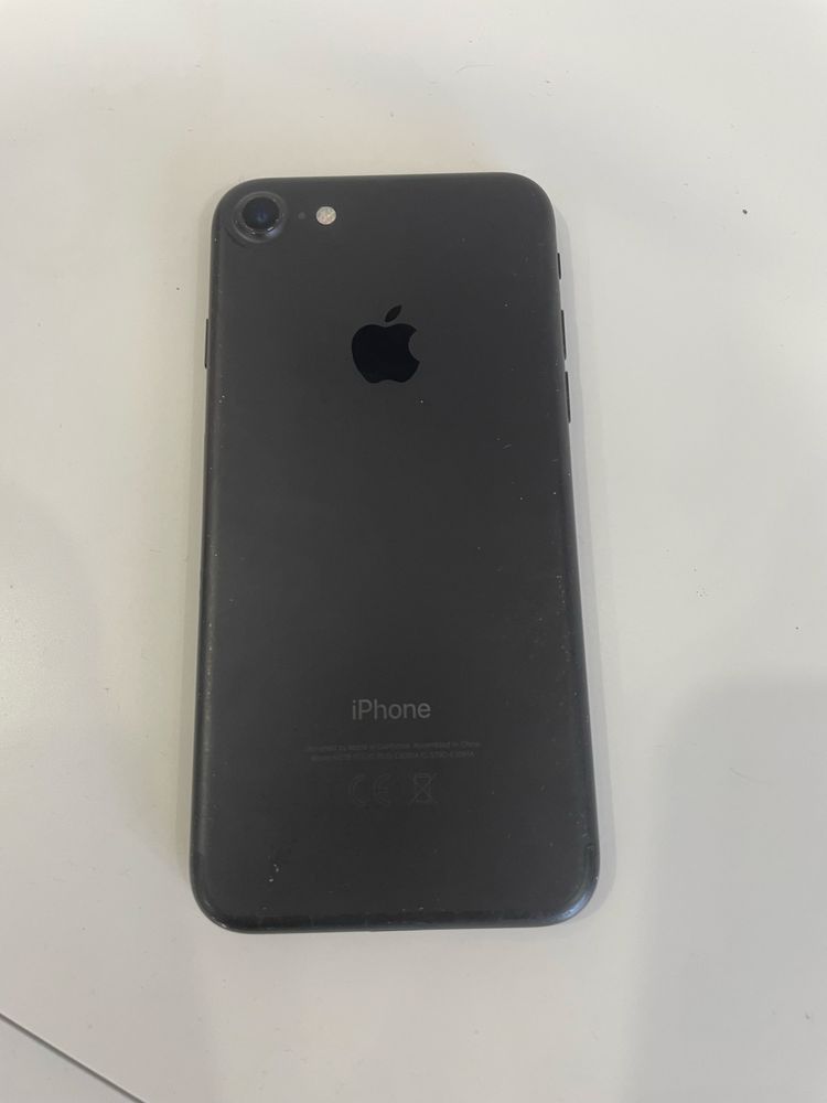 iPhone 7 в отличном состоянии