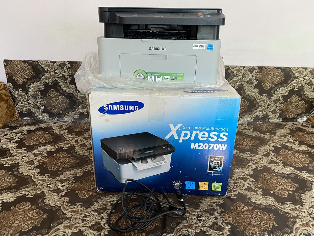 Принтер Samsung Xpress M2070W (коробка и блок питания в комплекте)