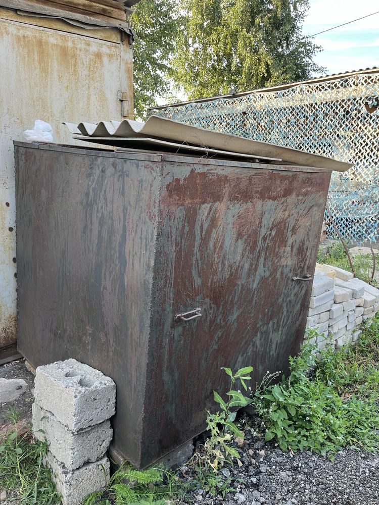 Емкоть под воду или отходы
