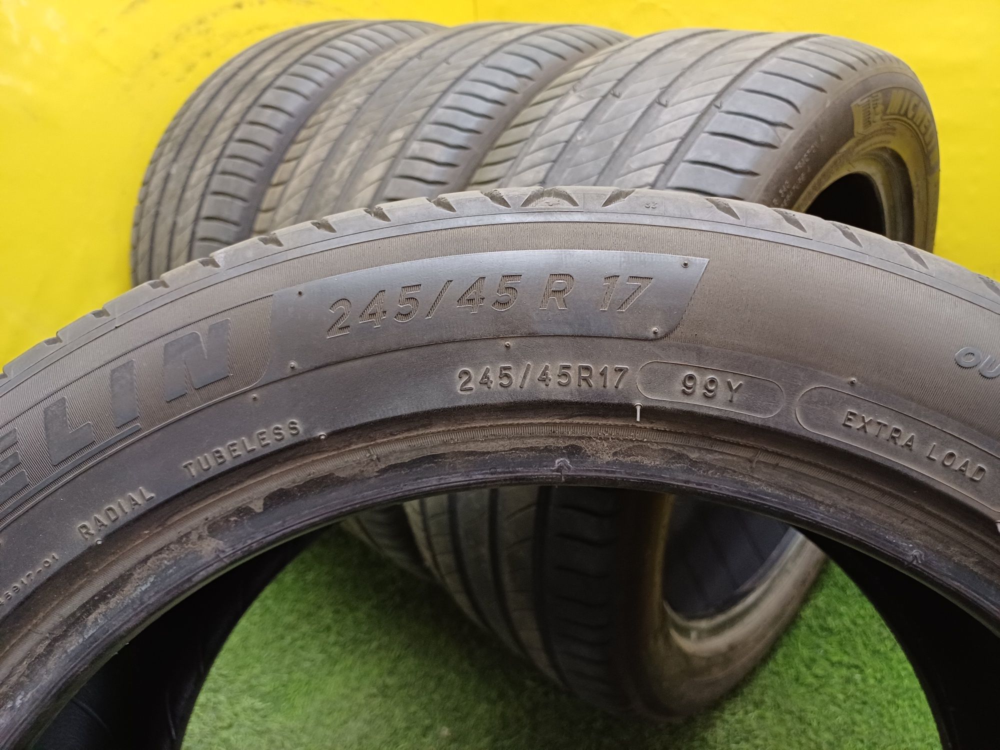 Шины 245/45 R17 Michelin комплект.