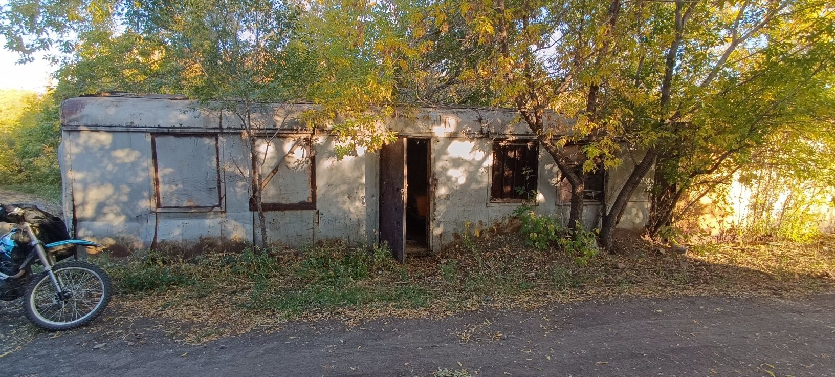 Большой Вагончик, гараж
