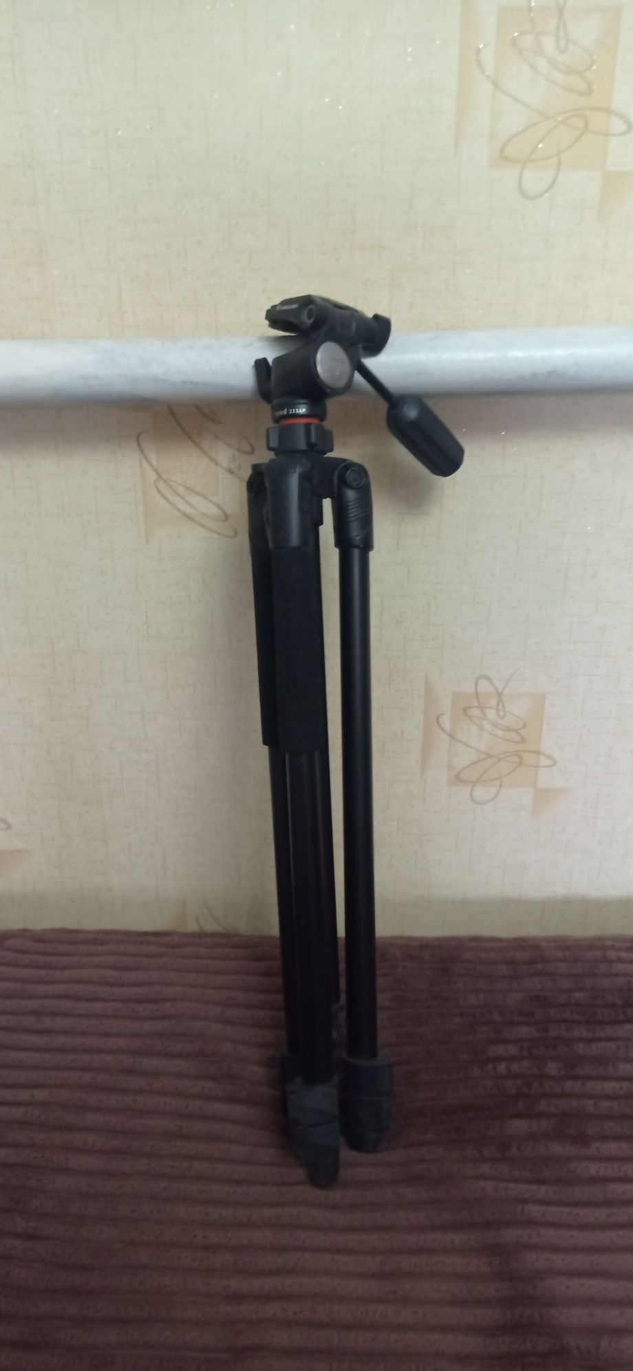 Продам штатив для фотоаппарата