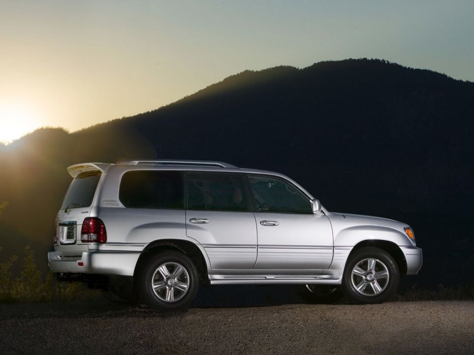 Брызговики TOYOTA LAND CRUISER 100/LEXUS LX470 в наличие