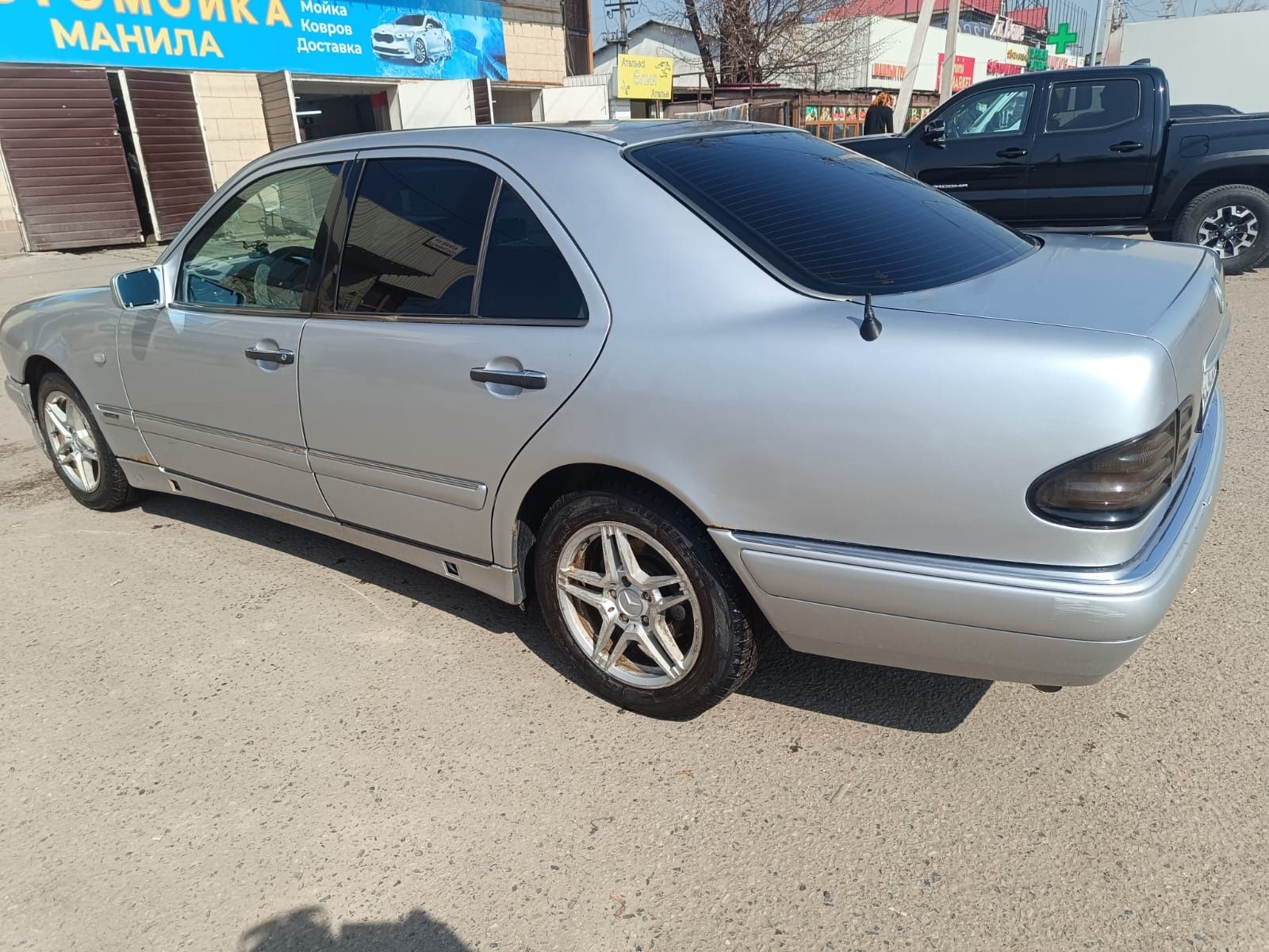 Срочно продам Мерс Лупар