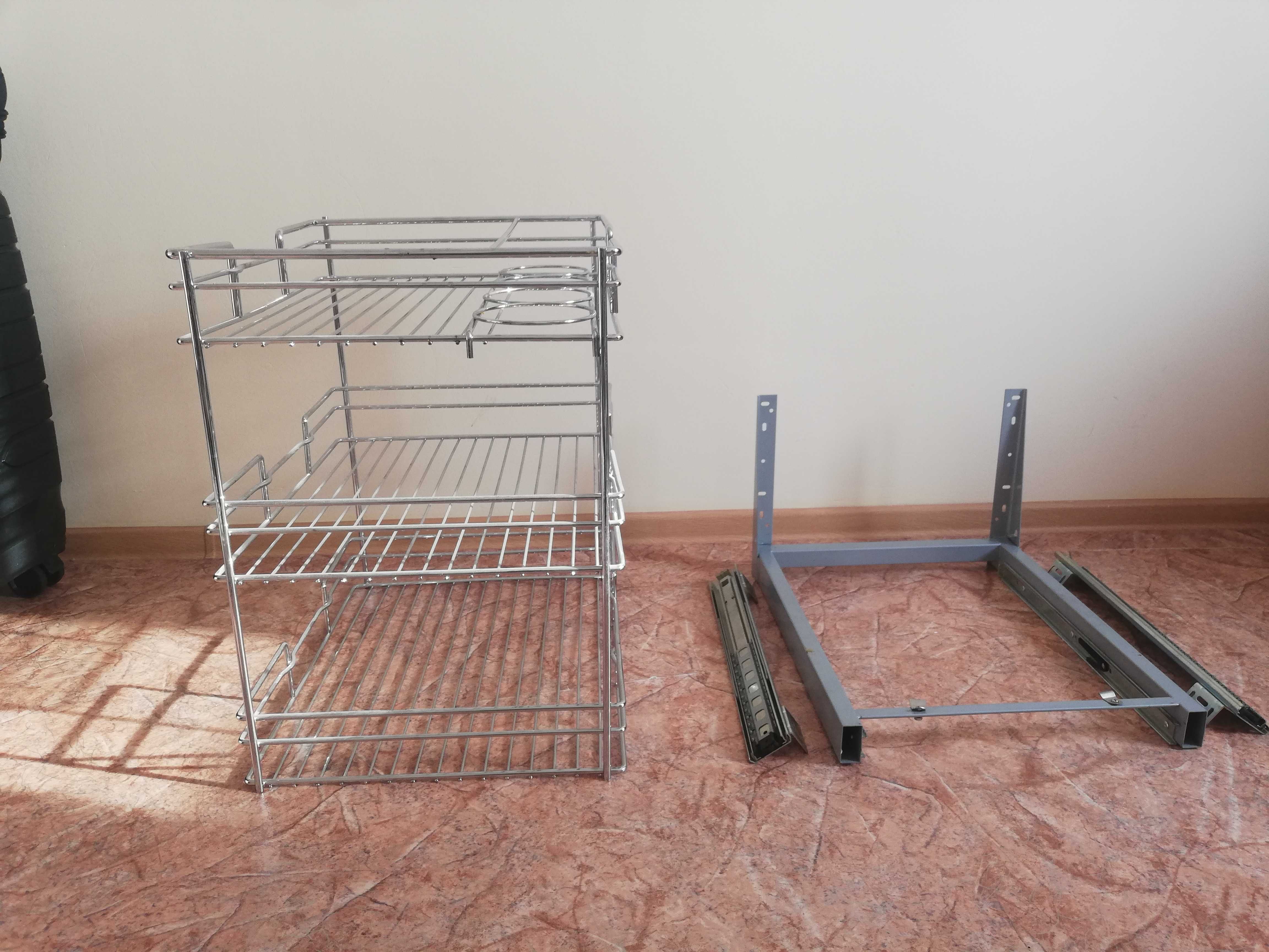 Продам выдвижную корзину для кухни б/у