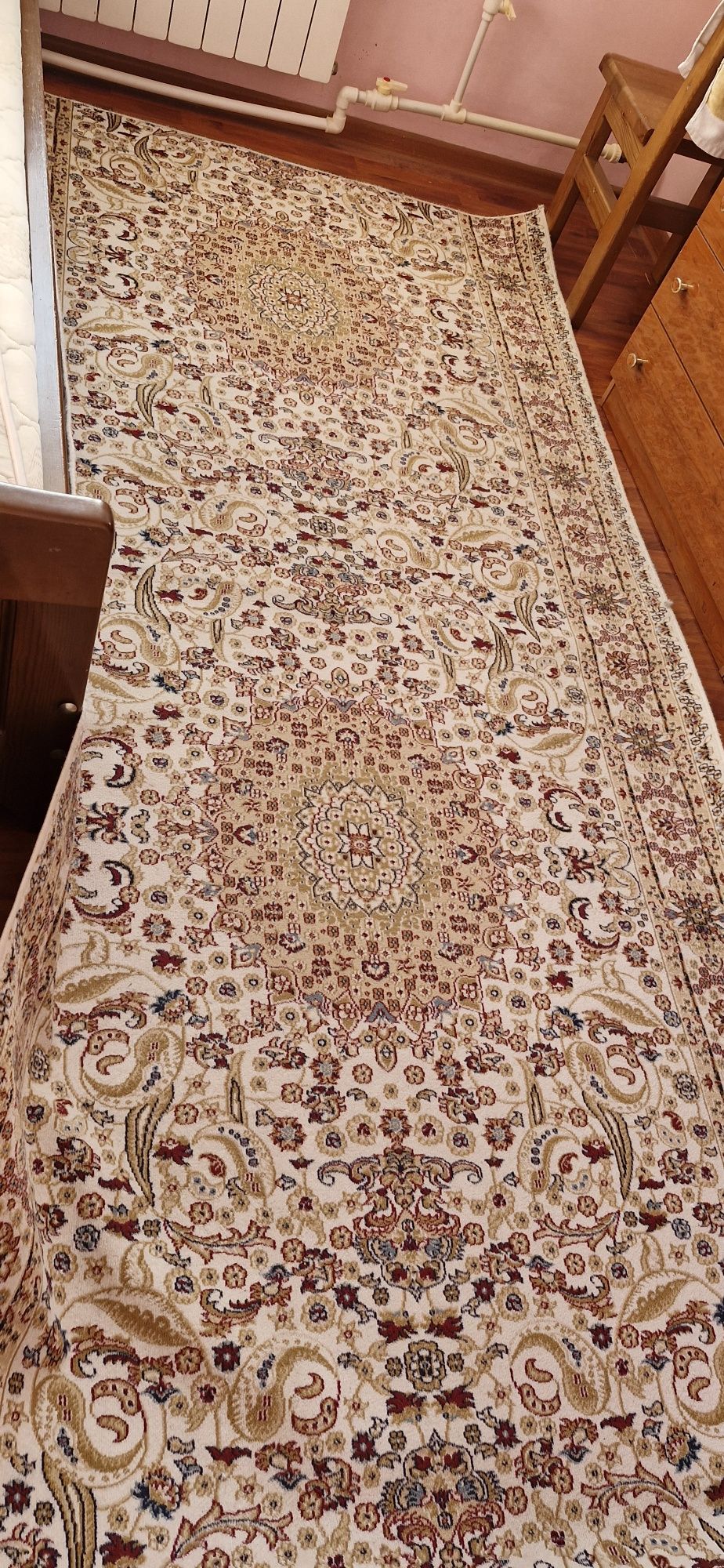 Продам ковёр, размер 3×145.