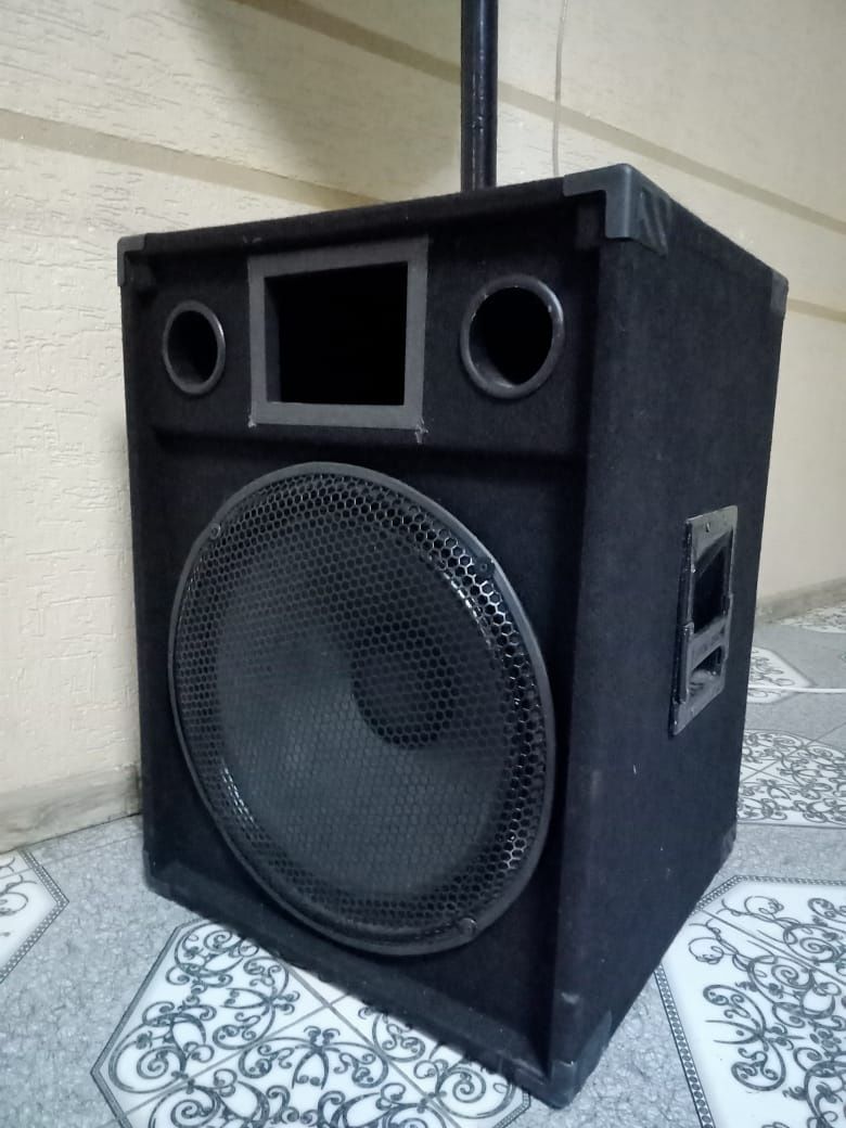 Behrinjer eurolive vp1800s sub 18дьюм