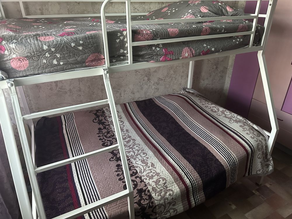 Двухъярусная кровать