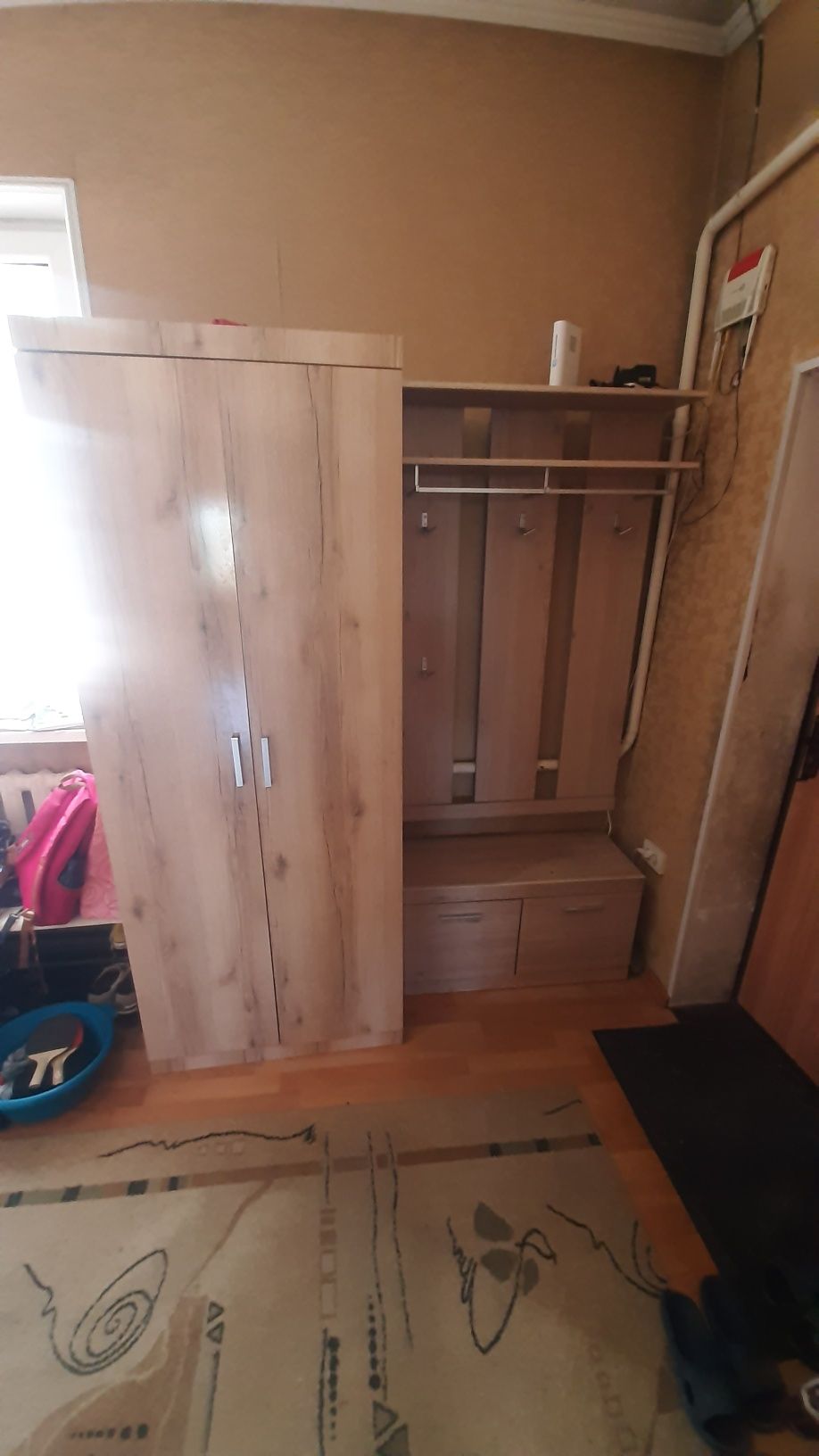 Продаётся  шкаф для прихожей