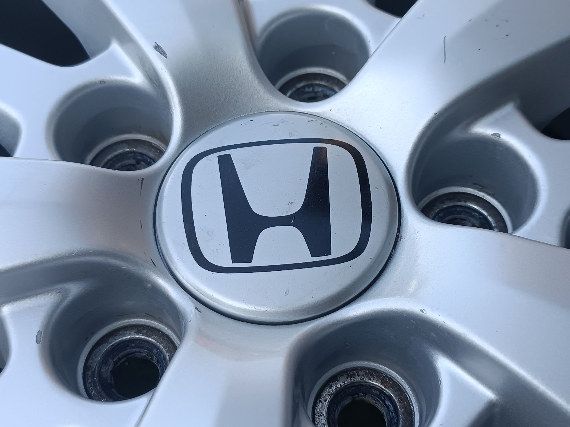 R-17  Оригинал от HONDA. 5/114,3 идеал. Тойота,Лексус ж т б.