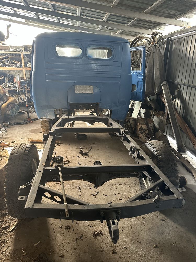 Продам уаз 3303 кабину и раму